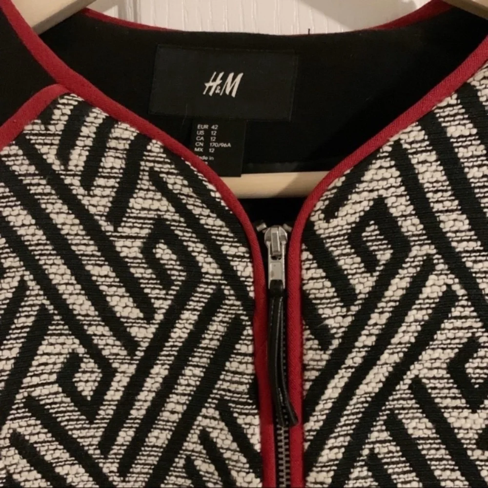 H&M black and white blazer/jacket - Picture 2 of 4